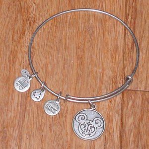 WDW DISNEY WORLD ALEX AND ANI Filigree Mickey Charm Bracelet Silver EUC